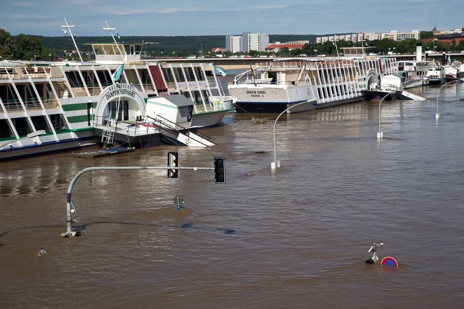 Seis ríos desbordados por lluvias de El Niño afectan a Balao y otras zonas costeras