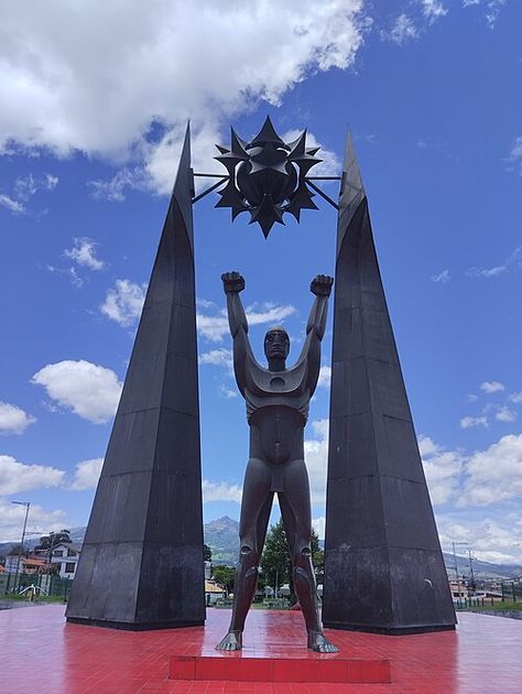 Deslizamiento de tierra cierra la autopista General Rumiñahui en Quito