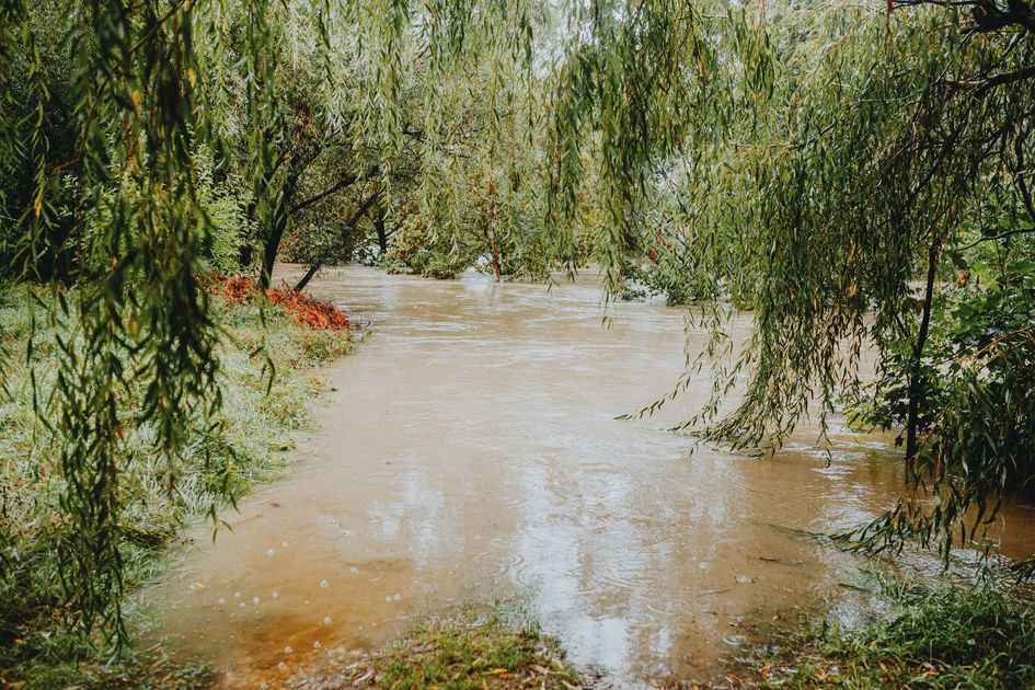 Desborde del río Vinces activa protocolos de emergencia en Santa Elena