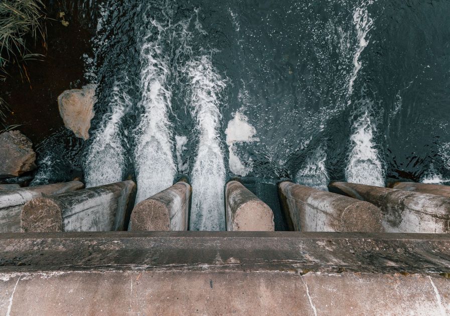 Alerta por descenso del embalse de Mazar y cortes programados